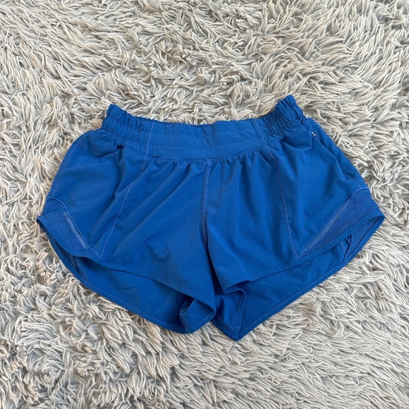 lululemon athletica Pants - Lululemon Hotty hot shorts // 2.5”